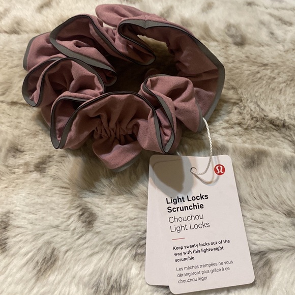 NWT LULULEMON Light Locks Scrunchie - Picture 11 of 16